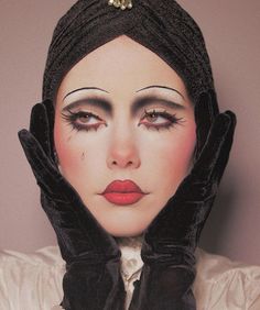 Dark Cabaret Makeup, Vintage Americana Makeup, Ring Leader Makeup, Vintage Aesthetic Makeup, Glam Goth Makeup, 40s Makeup