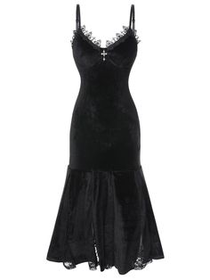 Goth Dress Formal, Black Casual Dresses, Romantic Goth Outfits, Black Goth Dress, Modest Homecoming Dresses, Goth Outfit Ideas, Dr Wardrobe, Dresses Fancy, 1930s Dress