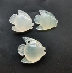 Handmade White Fish-shaped Jewelry, Natural Jade, Jade Carving, Jade Stone, Goldfish, Stone Carving, How To Make Earrings, Stone Pendants, Pendant Jewelry