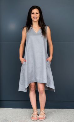 Light and cool gray linen dress knee-length, sleeveless, V-neckline and side pockets. this handmade dress features a loose fit, asymmetrical hem and a casual A line. ● The model is 5'10″ (178cm) tall ● The model is a M ➤ Material Linen When washing, colour remains the same brightness. WE DO CUSTOM FITTING Every client for us is special. Send us your specific preferences if needed. No extra cost. Mind that in case of any special fitting, the delivery time may be extended. ➤ Delivery Your item is Casual Asymmetrical Linen Dress, Relaxed Fit A-line Linen Dress, Casual Sleeveless A-line Linen Dress, Japanese Kimono Dress, Dress Asymmetrical, Japanese Dress, Handmade Dress, Linen Maxi Dress, Plus Size Kleidung