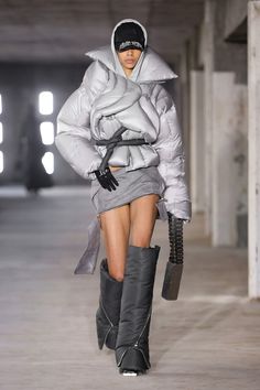 Heliot Emil Fall 2023 Ready-to-Wear Collection | Vogue Minimal Futuristic Fashion, Puffer Fashion Runway, Convertible Clothing, Heliot Emil, Fall 2023 Ready To Wear, 2023 Ready To Wear, Fashion Sketchbook, 가을 패션