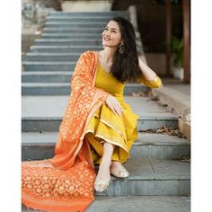 Suit Poses, Patiala Salwar Suits, Punjabi Fashion, Indian Designer Suits, Simple Kurti Designs, Patiala Suit, Punjabi Dress, Long Kurti Designs, Salwar Kamiz