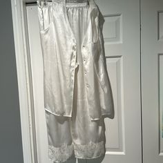 Woman’s Pajama Set Sleeveless Top With Detailed Back Elastic Pull On Pants Size Large Never Worn White Sleeveless Loungewear Sets, Elegant Sleeveless Sleep Sets, White Long Pants Sets For Daywear, White Sleeveless Sleepover Clothing Set, White Sleeveless Sleepover Set, Morgan Taylor, Taylor White, Pull On Pants, Women's Intimates