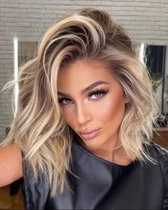 Thick Hair Styles Medium, Dirty Blonde Hair, Haircuts For Medium Hair, Haircut For Thick Hair, Medium Hair Cuts, Medium Length Hair Cuts, Lace Wig, Blonde Highlights