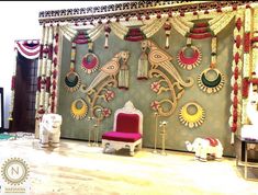 Pelli Decoration, Traditional Backdrop, Indian Baby Shower Decorations, Hall Decorations, Simple Stage Decorations, Indian Wedding Decor