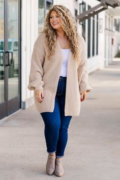 Plus Size Over 50 Outfits, Plus Size Fall Work Outfits, Plus Size Looks For Winter, Outdoor Outfits For Women, European Winter Fashion, Tan Cardigan Outfit, Dress Trending, European Winter, Outdoor Outfits