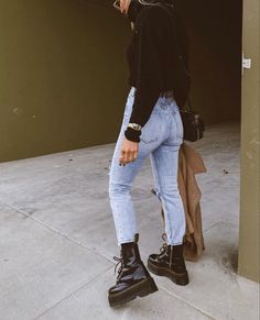 Cute Apostolic Outfits, Apostolic Outfits, Dr Martens Outfit, Outfit Botas, Cold Outfits, Wardrobe Tips, Outfits Chic, Nice Style, Causual Outfits