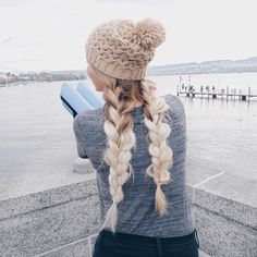 Beanie and braids Braided Halo Hairstyle, Beanie Hairstyles, Braid Inspiration, Halo Hair, Long Hair Updo, Bleach Blonde, Synthetic Hair Extensions