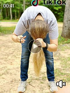 Messy Bun For Long Hair, Easy Messy Bun Tutorial, Bun For Long Hair, Hairstyle For Summer, Easy Messy Bun, Messy Bun Tutorial, Braid Videos, Cute Hairstyles For School, Bridesmaid Hair Long