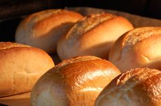 Buns baking in an oven. Best Burger Buns, Best Buns, Low Carb Bun, Hamburger Bun Recipe, Homemade White Bread, Recipe Builder, Points Recipes, Hamburger Buns, Baking Company