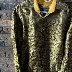 Size Large Fitted Gold Shirt For Fall, Gold Fitted Shirt For Fall, Classic Gold Shirt For Party, Fitted Gold Shirt With Button Closure, Fitted Gold Collared Top, Gold Fitted Button-up Tops, Gold Shirt With Buttons For Fall, Fitted Gold Top With Button Closure, Fitted Yellow Shirt With Buttons