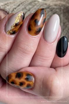 tortoiseshell nails designs for fall Gel Nails Burgundy, Toirtoshell Nails, Carey Nails, Thanksgiving Nails Easy, Tan Nail Designs, Tortie Nails, Autumnal Nails, November Nails Colors