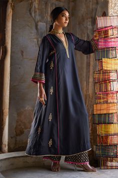 Shop for these amazing collections of Black Twill Silk Nadira Floral Panelled Kurta And Palazzo Set For Women by Rajiramniq online at Aza Fashions. Kurta And Palazzo, Placement Embroidery, Designer Anarkali Dresses, Kurta Set For Women, Simple Kurti Designs, Beautiful Pakistani Dresses, Palazzo Set, Kurta Designs Women, Boutique Dress Designs