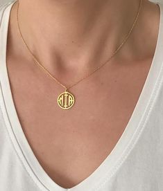 Monogram NecklacePersonalized Monogram Necklace that's custom hand made for you. This personalized monogram necklace makes the perfect gift or a very meaningful jewel with your names. Made with top quality materials that will last so you can feel confident wearing this everyday for years to come!This jewelry makes great new mom necklace, new mother gift, gift for mom-to-be, sister necklace, mother daughter necklace and mother's gift.THE ORIGINAL MONOGRAM NECKLACED E T A I L S Material: Crafted i Classic Customizable Initial Pendant Jewelry, Customizable Classic Initial Pendant Jewelry, Customizable Initial Pendant Jewelry For Personalized Gift, Personalized Adjustable Medallion Jewelry, Adjustable Personalized Medallion Jewelry, Minimalist Yellow Gold Monogram Jewelry, Minimalist Monogram Yellow Gold Jewelry, Minimalist Initials Name Necklace As Gift For Mom, Classic Personalized Initial Necklace For Mother's Day