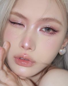 Pink Cool Tone Makeup, Jelly Eyeshadow Look, Pink Cool Tone Makeup Korean, Summer Cool Tone Makeup, Light Summer Makeup Looks, Summer Light Makeup, Baby Pink Makeup Looks, Pink Tone Makeup, Jelly Makeup Look