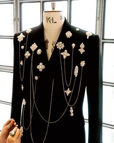 Chain Embroidery, Ukrainian Clothing, Rihanna Outfits, Birthday Fits, Cute Skirt Outfits, Men Stylish Dress, Fashion Project, Tuxedo Jacket, Pearl Brooch