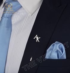 Introducing our custom initial lapel pins, a timeless accessory that adds a touch of elegance and personal touch to any outfit. These stunning lapel pins are not just accessories; they are a statement of style and sophistication, an excellent choice for groomsmen proposals, wedding gifts, anniversary gifts, Christmas gifts, or simply a thoughtful gift for him. Our initial lapel pins are meticulously handcrafted from high-quality stainless steel, ensuring durability and a lasting shine. They measure between 22mm-25mm, an ideal size that adds a subtle yet noticeable touch to any suit or jacket. Each pin is custom-made, allowing you to choose the initial that holds significance to you or the person you're gifting it to, making it a truly personalized present. These wedding gifts are not just Elegant Silver Lapel Pin For Groom, Silver Brooch Lapel Pin For Groom, Silver Elegant Enamel Pin For Formal Use, Silver Elegant Enamel Pin For Formal Events, Elegant Silver Enamel Pin For Formal Occasions, Elegant Personalized Silver Brooches, Classic Lapel Pin Gift, Classic Gift Lapel Pin, Classic Brooch Lapel Pin For Gifts