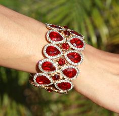 Ruby Bracelet Gold, Dragon Outfit, Prom Bracelet, Red Ruby Bracelet, Jewelry Prom, Shiny Rings, Character Clothing, Red Bracelet, Evening Jewelry