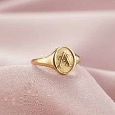 Floral Engraved Initial Signet Ring | Etsy Signet Rings Women Vintage, Posh Totty, Signet Rings Women, Signet Rings, Gold Rings Fashion, Gold Ring Designs, Gold Signet Ring, Initial Ring, Jewelry Lookbook