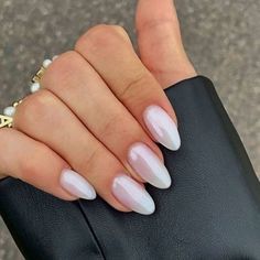 Gorgeous Winter Nail Ideas | Classy winter girl ideas | winter manicure short oval gel ideas | #winter #winternails White Chrome Nails, Opal Nails, Milky Nails, Winter Nails Acrylic, Nails 2022, Basic Nails, Pearl Nails, Neutral Nails, Manicure Y Pedicure