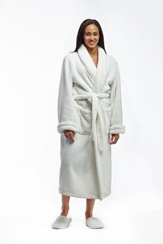 La Cera Textured Full Length Bath Robe - La Cera Cozy In Bed, Bra Calculator, Delicate Lingerie, Fleece Robe, Cute Sleepwear, Body Smells, Patches Fashion, Honeycomb Pattern, Before Bed