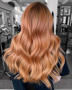 Pastel Peach to Strawberry Blonde Hair Color Idea #haircolor Strawberry Blonde Hair Color Ideas, Winter Hair Color Trends, Hair Color Idea, Silver Blonde Hair, Hair Blond, Blonde Hair Color Ideas, Hair Tape