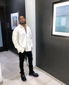 Black Man Birthday Outfit, Black And White Mens Outfit, Expensive Lifestyle, Mens Dress Outfits, Outfit Hombre, Black Men Fashion Casual, Instagram Jewelry, Fitting Room, Mens Fashion Smart