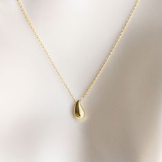 Simple Drop Pendant Gold Necklace - Featuring a Drop Pendent Necklace, simple and great for any occasion - Length: 40.5 + 5cm - Base Material: High Quality .925 Sterling Silver - Finish: 18K Gold - Nickel Free - All our jewelry is packaged in gift ready boxes. If you would like multiple items from your order packaged separately please let us know! © 2023 Generation of Daughters Pendent Gold, Tear Drop Pendant, Junior Prom, Gold Necklace Simple, Pendent Necklace, Necklace Simple, Layering Necklace, Pendant Gold, Simple Necklace