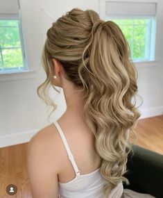 Bridal Party Ponytail, Ponytail Bridal Hair, Bridesmaid Ponytail, Aesthetic Summer Hairstyles, Prom Things, Prom Ponytail Hairstyles, Fancy Ponytail, Bridal Ponytail