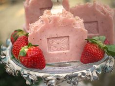 Strawberry Seed Soap :) Fragrance Oil Blends, Strawberry Seed, Soap Ideas, Smell Fresh, Diy Soap, Body Butter, Oil Blend, Bar Soap, Fragrance Oil