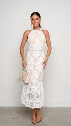 Product Details : White Halter Style Maxi Lace Stretch 81760 C7-2 Model is wearing a size small Cowl Top, White Dress Top, Maxi Dress White, Jumpsuit And Blazer, Blue Florals, Usa Outfit, Guest Dress, Lace Maxi, Halter Style