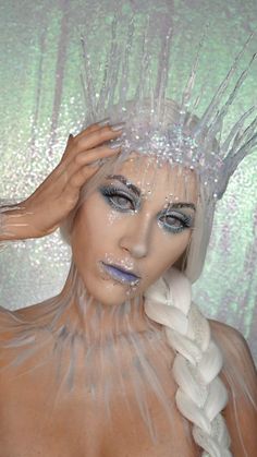 makeup tutorial on my youtube channel Queen Halloween Makeup, Snow Queen Makeup, Snow Queen Costume, Cabelo Pin Up, Ice Queen Costume, Ice Queen Makeup, Halloween Makeup Look, Anna Und Elsa, Halloween Makeup Pretty