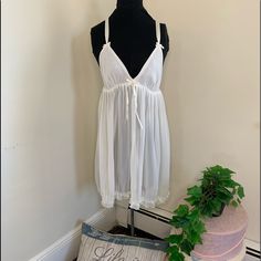 Kohl’s Ivory Babydoll Lingerie - Size Small - Nwt White Sheer Fitted Nightgown, Fitted Sheer White Nightgown, Sheer White Sleepwear, White Coquette Nightgown For Sleep, White Coquette Nightgown For Spring, Coquette White Nightgown For Spring, White Sheer Sleepwear For Loungewear, White Sheer Loungewear, White Lace Trim Sleepwear For Home