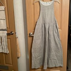 Nwt Hem & Thread Cotton Gray Sleeveless Dress With Pockets. Button Back Closure. Extra Buttons. Size S Sleeveless Gray Vacation Dress, Gray Sleeveless Vacation Dress, Gray Sleeveless Dress For Vacation, Gray Sleeveless Sundress, Gray Sleeveless Midi Dress For Summer, Casual Gray Sleeveless Maxi Dress, Sleeveless Cotton Midi Dress With Buttons, Sleeveless Buttoned Maxi Dress For Daywear, Sleeveless Maxi Dress With Buttons For Daywear