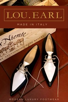 Made in Italy. White Leather Oxfords For Party, White Pointed Toe Oxfords For Formal Occasions, Formal White Pointed Toe Oxfords, White Pointed Toe Lace-up Shoes For Formal Occasions, White Pointed Toe Oxfords For Party, White Pointed Toe Leather Shoes For Party, Elegant Lace-up Oxfords With Contrast Sole, White Leather Sole Lace-up Shoes For Work, White Lace-up Work Shoes With Leather Sole