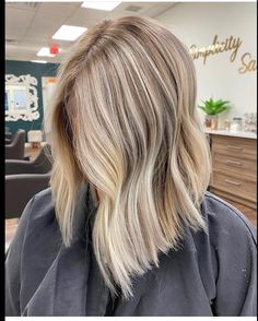 Blended Blonde, Medium Fine Hair, Pretty Blonde Hair, Hair Color Options, Cool Blonde Hair, Blonde Hair Inspiration, Blonde Hair Looks, Top Ideas, Short Wavy Hair