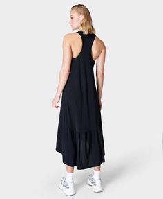 High-stretch and no-crease fabric . The most effortless midi dress in your wardrobe. Lightweight fabric is breathable and quick-drying. Relaxed fit with high neck and dropped back hem. Length: 43"/109cm front 49"/124cm back. Model wears size S and is 178cm/5'10" tall. Style Code: SB5478Colour: Black Casual Stretch Midi Dress Longline, Spring Athleisure 4-way Stretch Dresses, 4-way Stretch Athleisure Dresses For Spring, Functional Sleeveless Summer Dress, Casual Stretch Midi Dress With Asymmetrical Hem, Versatile Sleeveless Midi Dress For Daywear, Casual High Neck Midi Dress For Summer, Casual High Neck Summer Midi Dress, Casual Stretch Midi Dress With High Neck