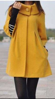 Trenchcoat Outfit, Casual Outerwear, Casual Coat, Coat Fashion, Fashion Sewing, Look Fashion, Hijab Fashion, Classy Outfits, African Fashion