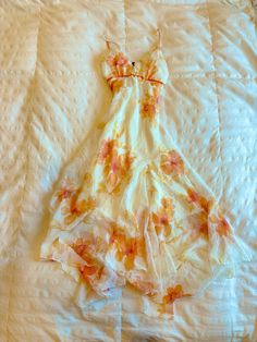 Summer Sundress Aesthetic, Sun Dress Aesthetic, Sun Dresses Aesthetic, Dress Aesthetic Vintage, Sundress Aesthetic, Summer Silk Dress, Recycled Outfit, Sundress Vintage, Prom Dress Inspiration