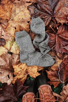 KNITTING PATTERN Beginner Socks Knit Pattern Cozy Boot - Etsy Hungary Comfortable Knitted Socks For Fall, Comfortable Knitted Gray Socks, Cozy Hand Knitted Socks, Cozy Hand Knitted Yarn Socks, Cozy Knitted Yarn Socks, Cozy Hand-knitted Yarn Socks, Cozy Knitted Socks For Fall, Comfortable Knitted Socks, Cozy Hand Knitted Socks For Fall