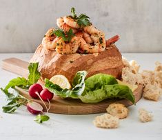 Need a showstopper for your next dinner party? Our Prawn and Garlic Cob Loaf Recipe has it all. For a creamy crunchy dip your guests will love, try it today. Cobb Loaf Dip, Cobb Loaf, Crispy Chilli Beef, Delicious Dinner Ideas, Cob Loaf, Cottage Cheese Desserts, Bakers Delight, Garlic Brown Sugar Chicken, Rocky Road Recipe