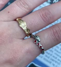 Dragon Jewelry Aesthetic, Hogwarts Belongings, Daenerys Targaryen Ring, Targaryen Ring, Targaryen Jewelry, Targaryen Dress, Game Of Thrones Jewelry, Dragon Ring, Sansa Stark