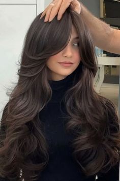 Haircuts For Long Hair With Layers, Hair Inspiration Long, Hairstyles For Layered Hair, Haircuts For Wavy Hair, Hair Done, Long Layered Haircuts, Haircuts For Medium Hair, Haircuts Straight Hair, Long Hair With Bangs