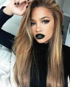 17 Pictures That Prove Black Lipstick Should Be Stopped Black Lipstick Look, Black Lipstick Makeup, Prom Makeup Looks, Chic Makeup, Dark Lipstick, Black Lipstick, Black Lips, Dark Lips, Looks Black