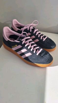 Adidas Sneaker Black, Adidas Spezials Styled, Adidas Spezial Shoes, Adidas Handball Spezial Pink, Black And Pink Adidas, Adidas Spezial Black And Pink, Handball Spezial Shoes, Pink Spezial Adidas, Black Spezials