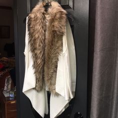 Never Worn, New Without Tags Beautiful Michael Kors Vest With Fur Collar White Vest, Vest White, Styling Ideas, Fur Collar, Fur Collars, High Fashion, Outfit Ideas, Color White, Jackets & Coats