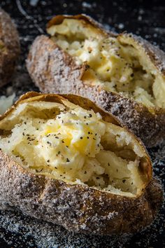 some sort of bread that is covered with cheese and seasoning sprinkles