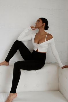 Our long leggings are the ultimate staple for comfort. Crafted with the most ultra-soft and thick material and is double lined for super comfort and best all of all no transparency. Workout Outfits Aesthetic, Leggings Outfit Casual, Black Leggings Outfit, Cute Workout Outfits, Fitness Wear Outfits, Leggings Outfit, Mama Style, Long Leggings, Athleisure Outfits