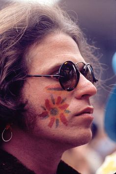 Country Joe McDonald (Monterey Pop, 1967) Country Joe Mcdonald, Monterey Pop Festival, 1960s Hippie, Magic Mountain, 1960s Music, Hippie Culture, Happy Hippie, Age Of Aquarius