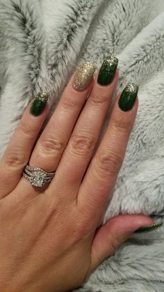 Green Orange And Gold Nails, Green And Gold Sns Nails, Nails Matching Green Dress, Green With Gold Glitter Nails, Gel Nails Green And Gold, Green Gold Gel Nails, Emerald Green And Gold Wedding Nails, December Nails Green And Gold, Gold And Green Nails Ideas